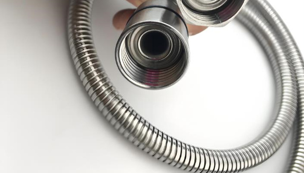 金屬淋浴管實用性強(qiáng)，選擇時遵循這些原則！ 圖1