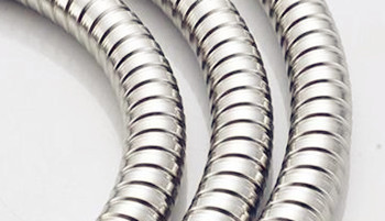 伸縮淋浴管漏水怎么回事？怎么解決？